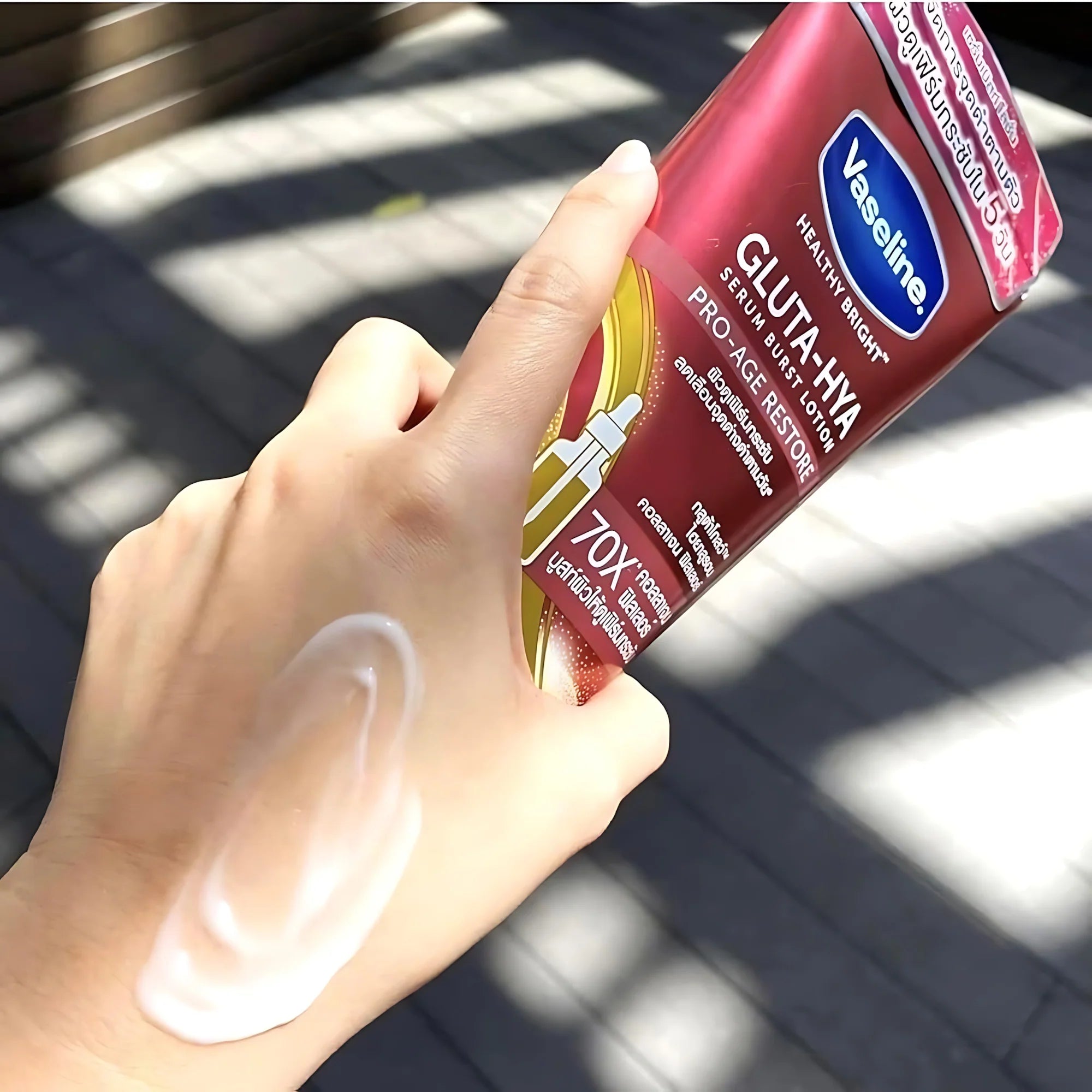 Vaseline Healthy Bright Gluta-Hya Serum Burst Lotion Pro-Age Restore – 290ml