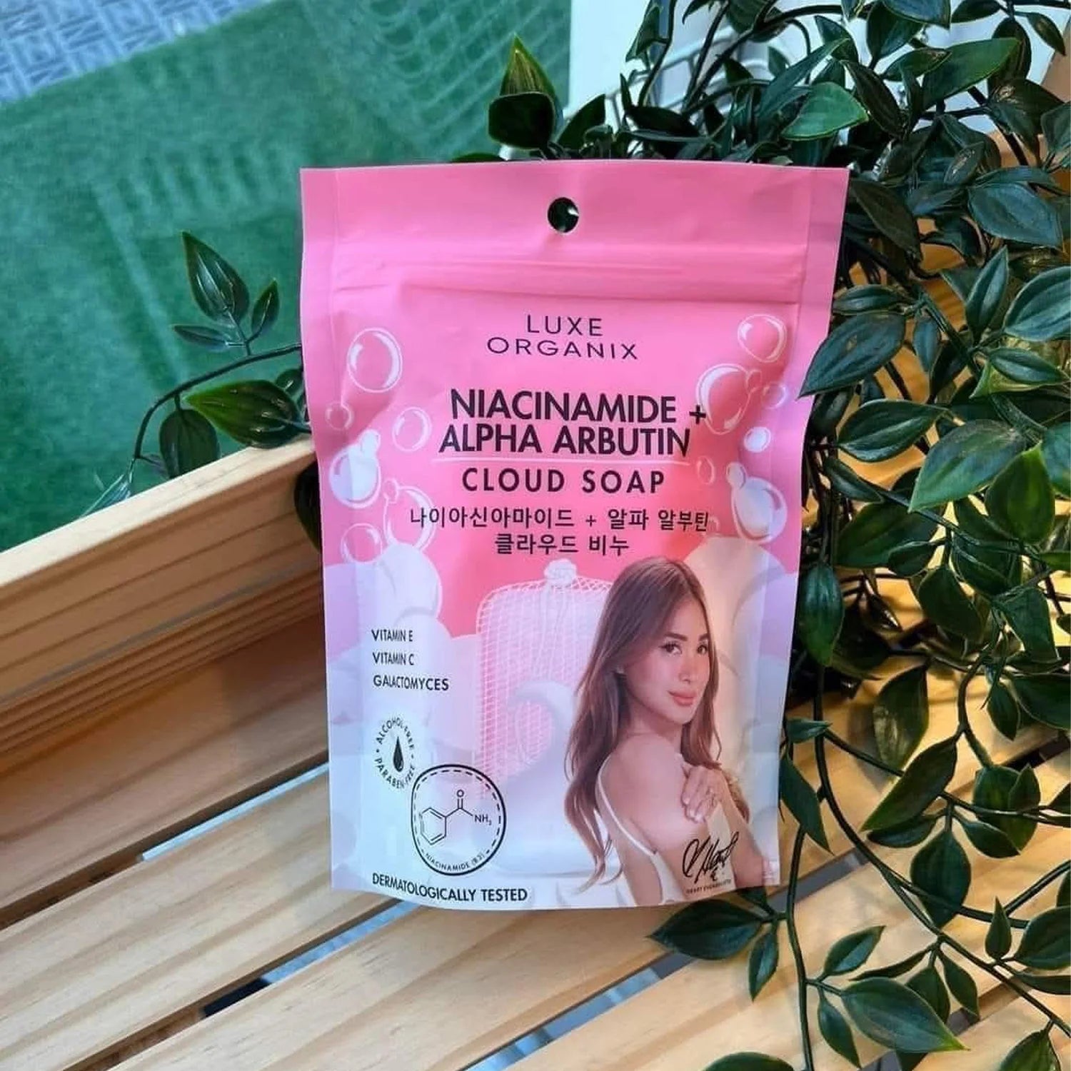 Luxe Organix Niacinamide + Alpha Arbutin Brightening Cloud Soap - 180g